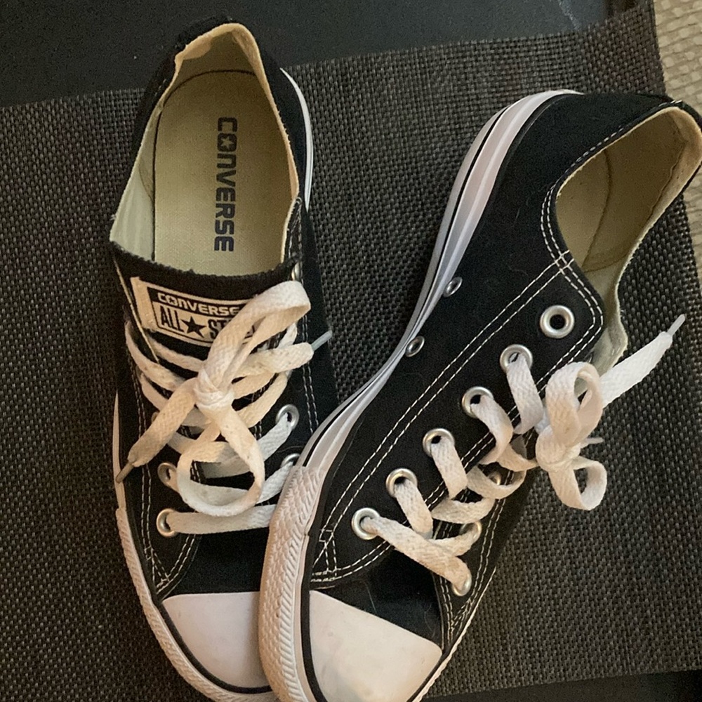 Converse All-Star women’s size 7, black and white sneakers